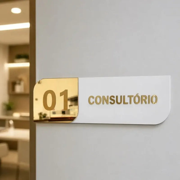 Placa de Identificação de Porta Acrílico e MDF Dourado
