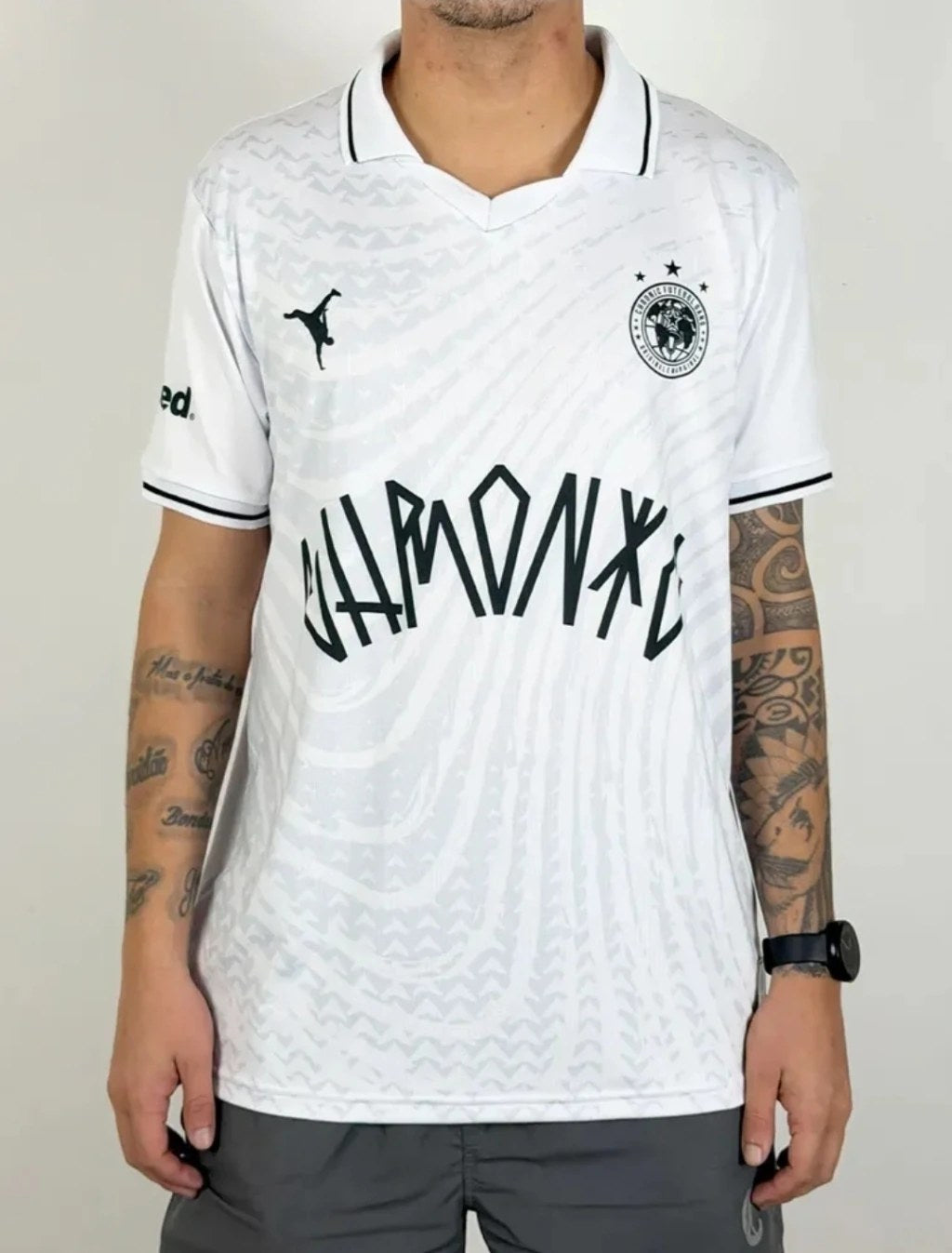 Camiseta Chronic Time Livrai-me dos Atrasados Branca